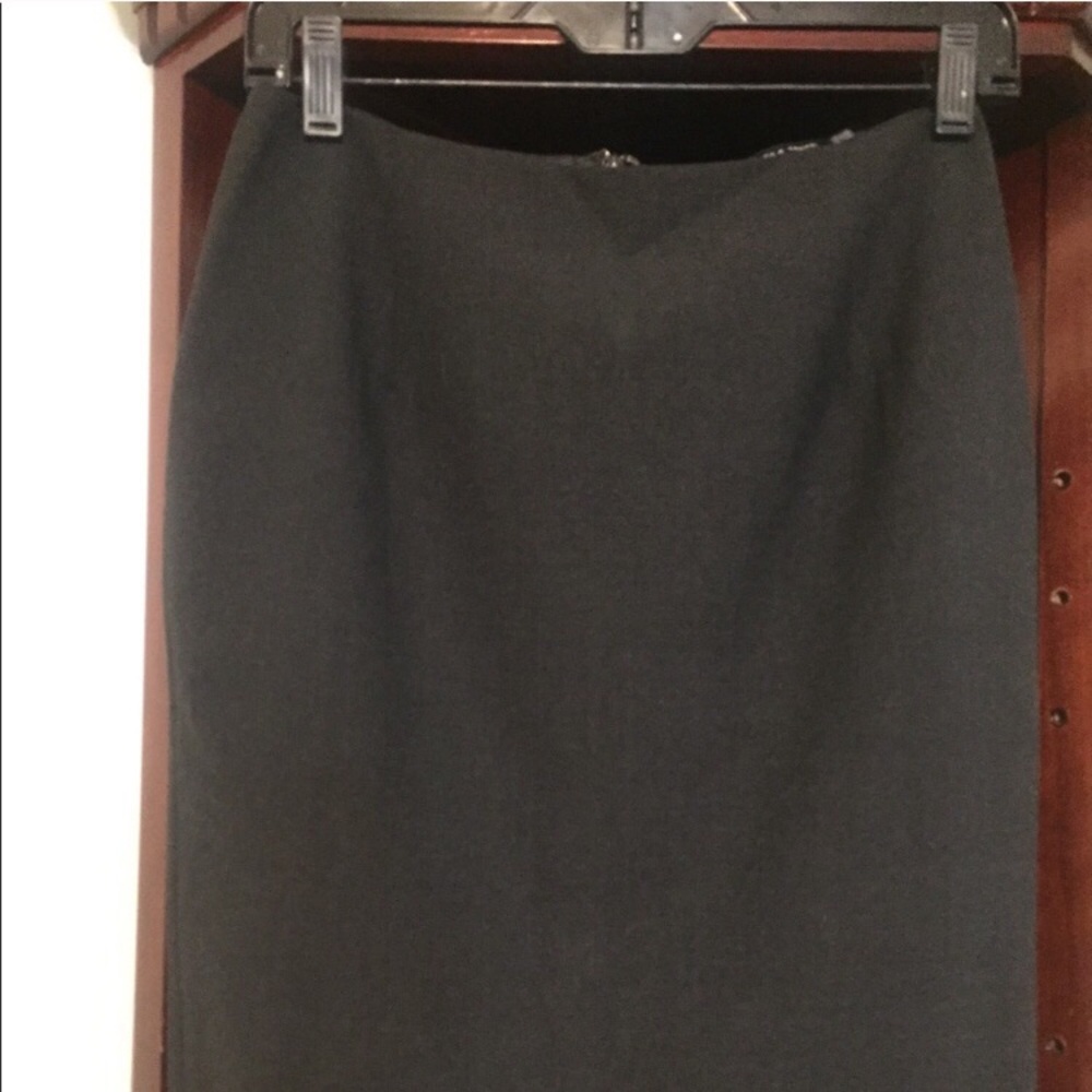 Bloomingdales & Tahari Gray Skirt Sz 6